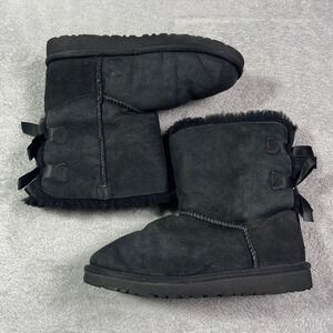 UGG Australia Black Suede Leather Shearling Ribbon Bow Short Boots‎ US 4